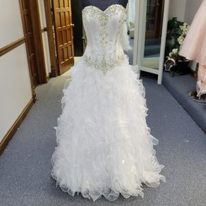 KARISHMA WHITE BALLGOWN DRESS